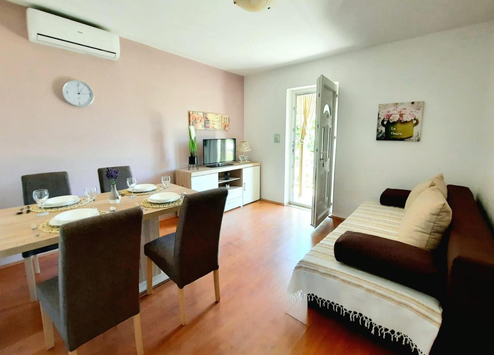 Apartments Mirjana Sukošan Szoba fotó
